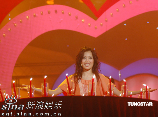 �չϡG�e�����{�w��fans�ڷQ�۾֦b�R�O�X��