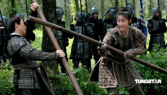 組圖:陳慧琳《江山美人》吃苦頭練武變落湯雞