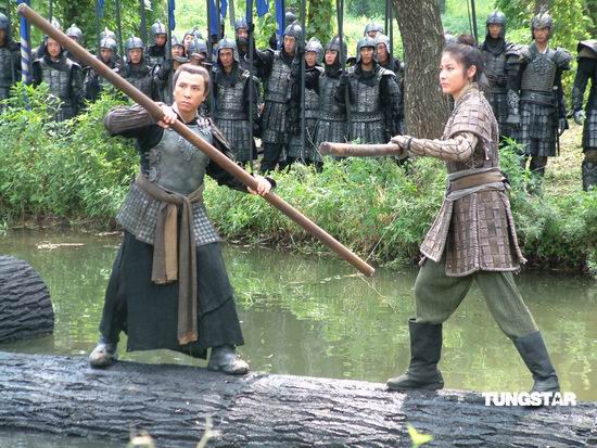 組圖:陳慧琳《江山美人》吃苦頭練武變落湯雞