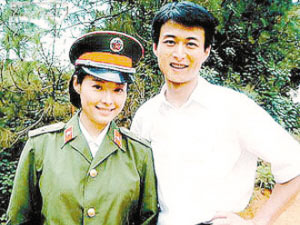 袁立姐弟戀閃婚閃離一紙訴訟引發趙嶺博客戰書