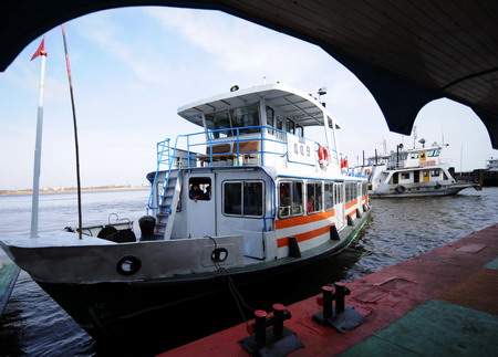 Qᦿ紣e}