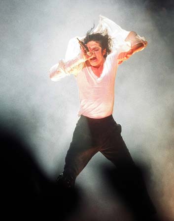 �ϸѤѤ�Michael Jackson���צӤS���骺50�~