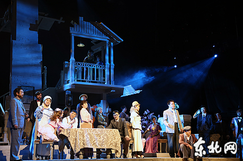 东北网4月26日讯(记者 印蕾)26日,哈尔滨话剧院大型原创史诗话剧