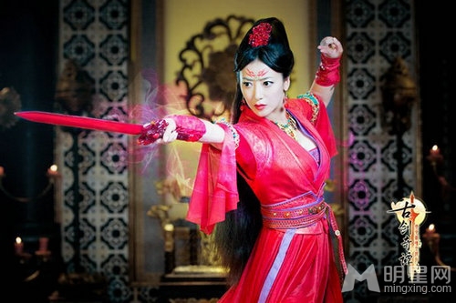 剧照   明星网讯 由杨幂,李易峰,陈紫函,马天宇等主演的电视剧《古剑