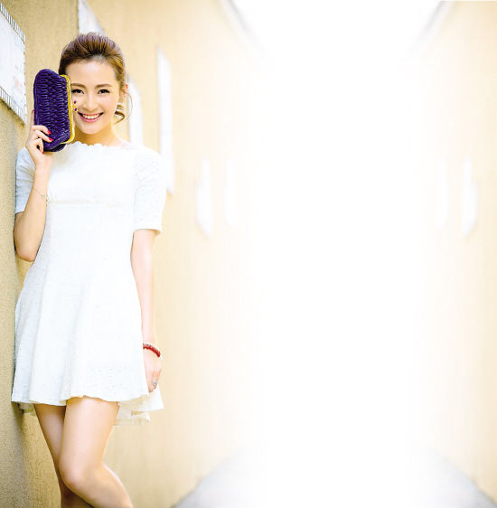 正在厦门热拍,青年演员路晨在剧中扮演女博士&ldquo;李伊&rdquo;一角