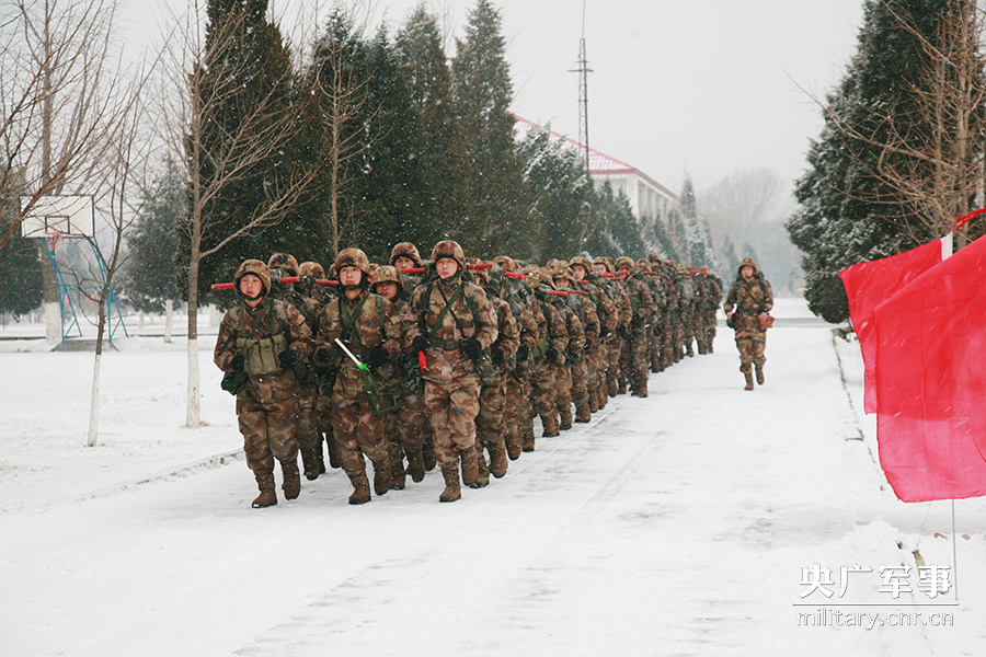 解放军多支部队春节战备演习