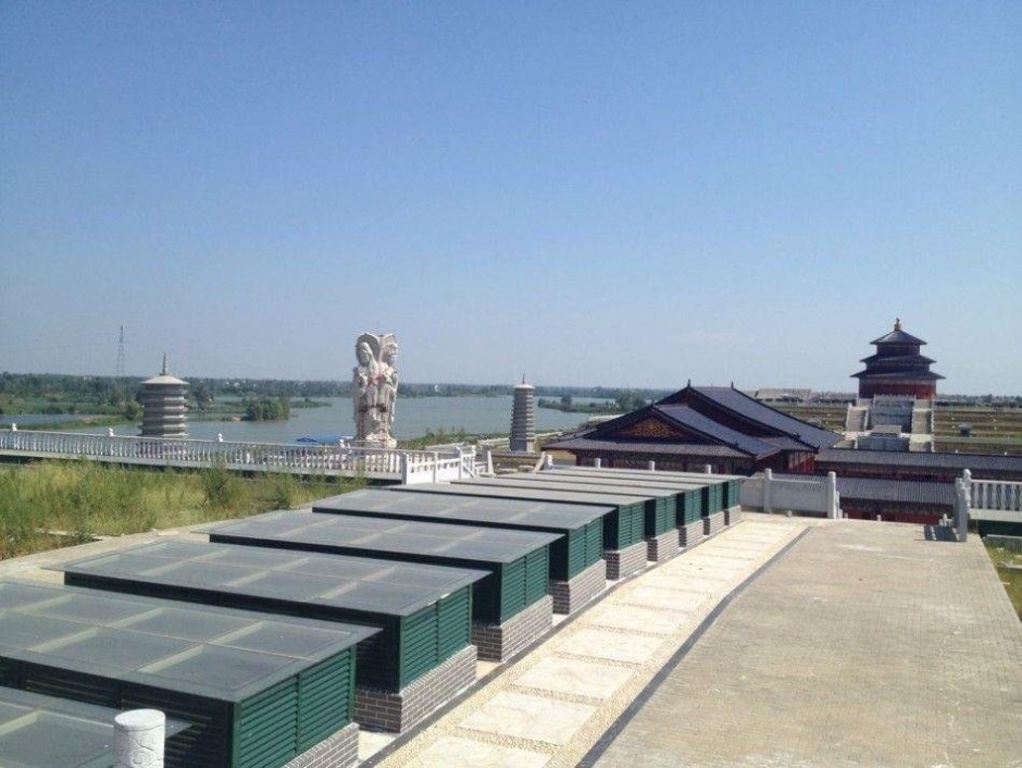 农村公墓豪华似天坛 每平米价超5万