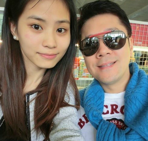 与粉丝亲密合影的50位明星