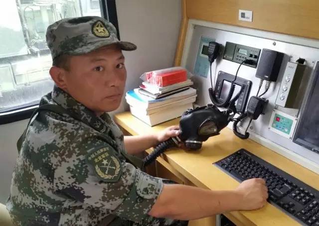 赵鹏 "作为一名军人,在国家和人民需要的时候就必须能够冲得上去,拿得