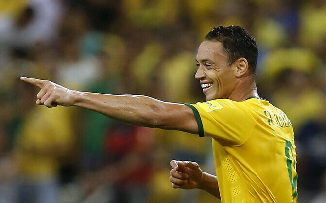 里卡多-奥利维拉:8分.35岁被邓加拉壮丁,但却相当管用.