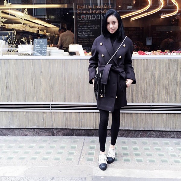 新加坡华裔富商林荣福早已是瓦伦西亚的老板,并且c罗的肖像权也交由