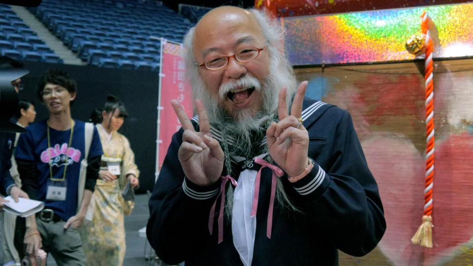 一到周末变少女 日本『水手服大叔』萌化全球