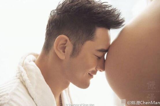 摄影师纪念拍摄baby孕照 侧面辟谣"代孕说"