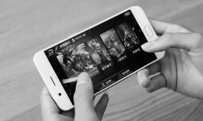 初一男生沈迷手游 偷用母亲手机转账9000元充值