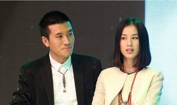 黄圣依罕见晒四口照晒幸福 高调庆与杨子结婚10周年